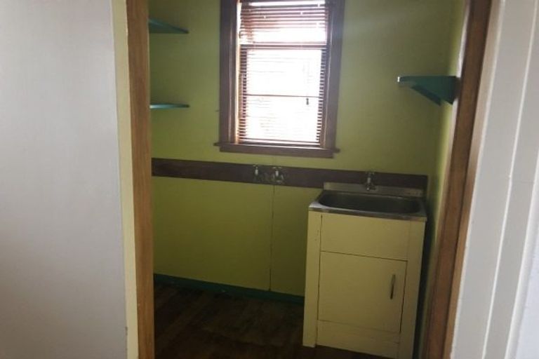 Photo of property in 15a Limbrick Street, Terrace End, Palmerston North, 4410