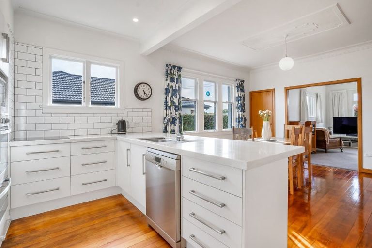 Photo of property in 15 Home Street, Winton, 9720