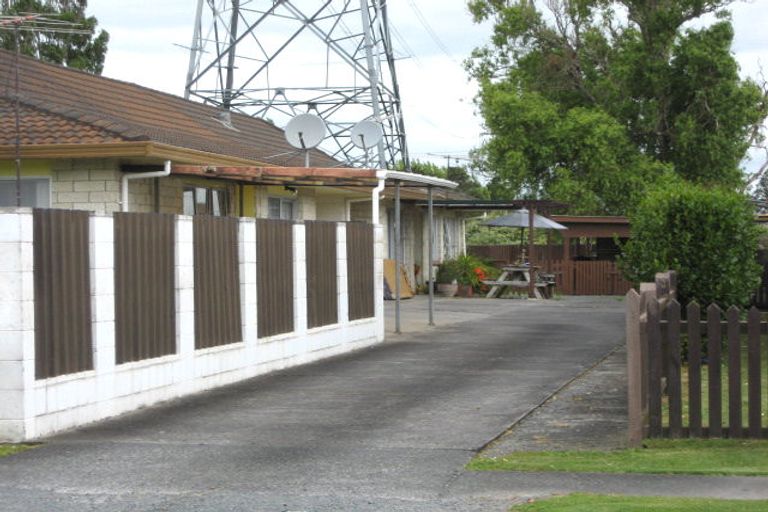 Photo of property in 1/17 Berwyn Avenue, Takanini, 2112