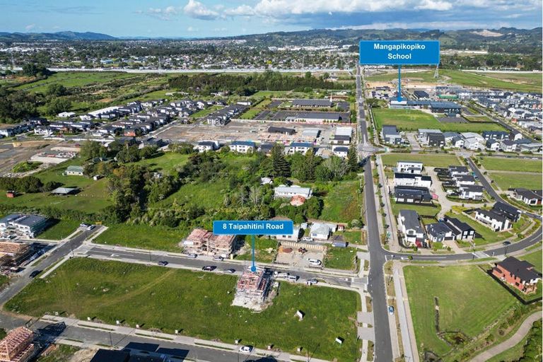 Photo of property in 8 Taipahitini Road, Rosehill, 2113