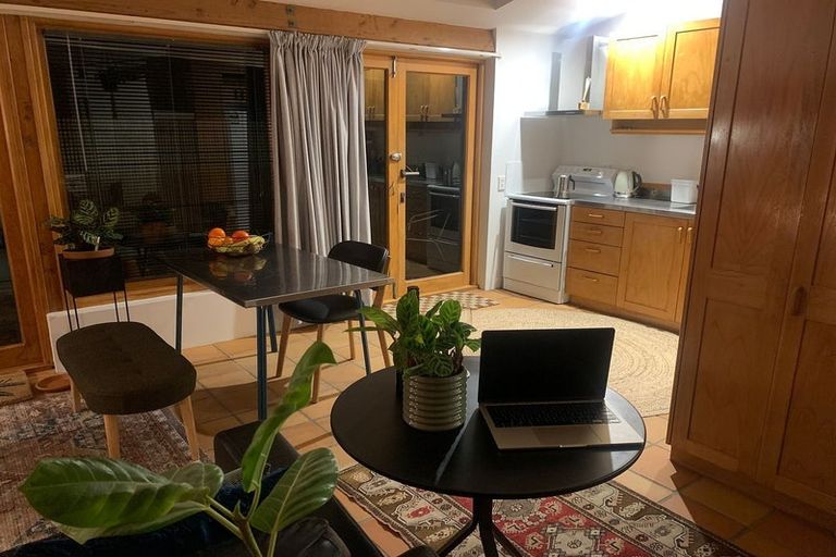 Photo of property in 9 Regent Street, Newtown, Wellington, 6021