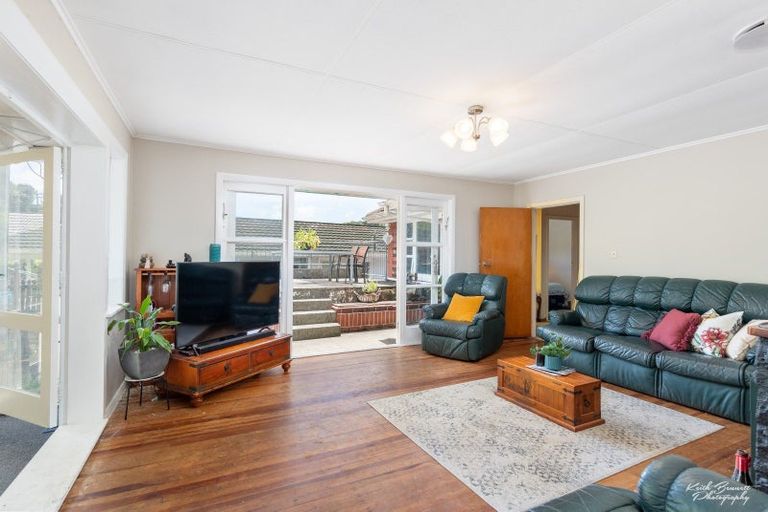 Photo of property in 10 Kopara Grove, Stokes Valley, Lower Hutt, 5019