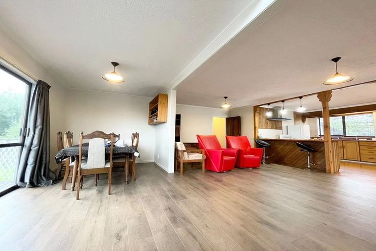 Photo of property in 122 Triangle Road, Massey, Auckland, 0614