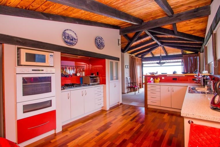 Photo of property in 60 Pacific Parade, Army Bay, Whangaparaoa, 0930