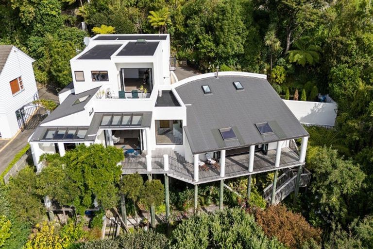 Photo of property in 52 Walter Road, Lowry Bay, Lower Hutt, 5013