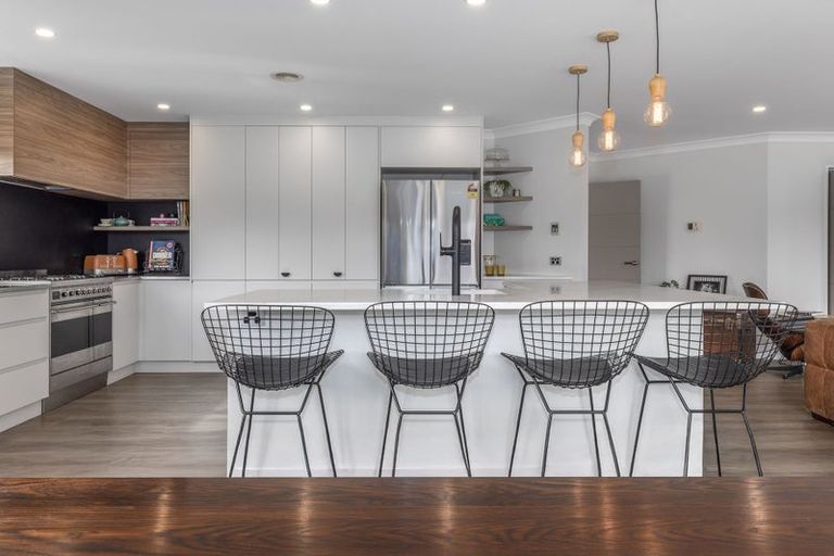 Photo of property in 1 Moss Lane, Raumati Beach, Paraparaumu, 5032