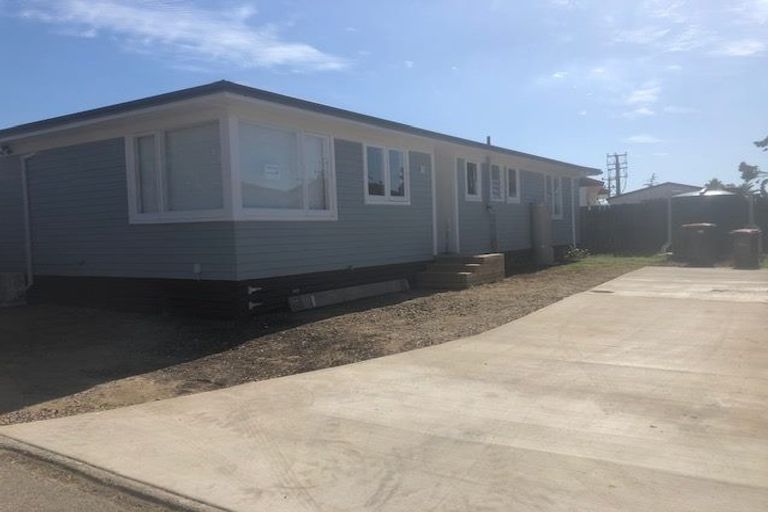 Photo of property in 1/452 Swanson Road, Ranui, Auckland, 0612