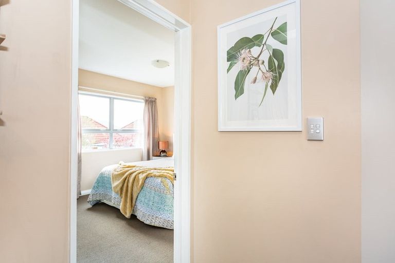 Photo of property in 8c Broadbent Street, Riccarton, Christchurch, 8041