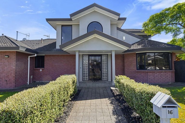 Photo of property in 16 Karina Road, Merrilands, New Plymouth, 4312