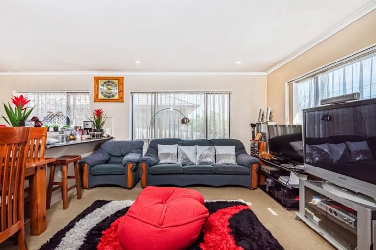 Photo of property in 235 Triangle Road, Massey, Auckland, 0614