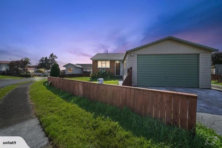 Photo of property in 7 Windrush Close, Mangere, Auckland, 2022