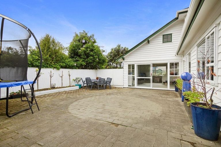 Photo of property in 7 Saint Hildas Glade, Tawa, Wellington, 5028