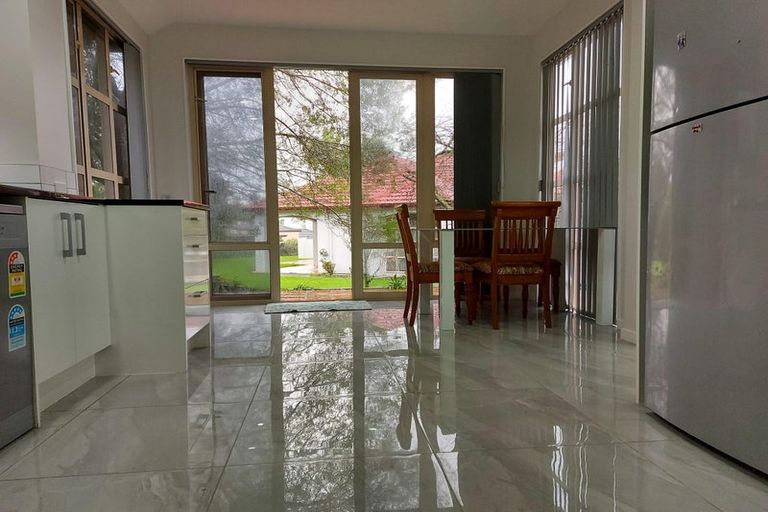 Photo of property in 17 Burgundy Park Avenue, Henderson, Auckland, 0612