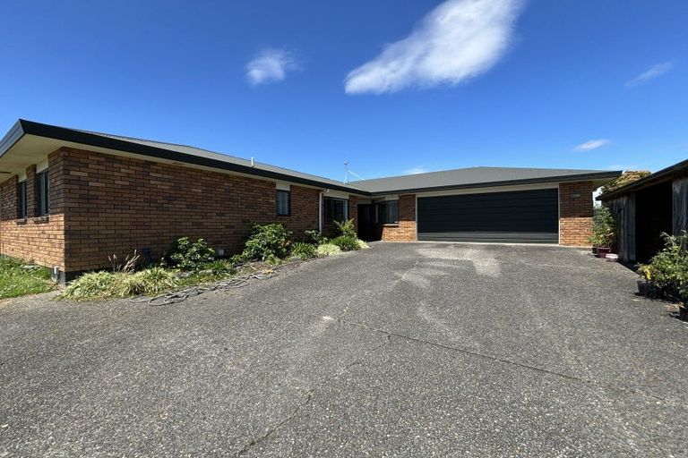 Photo of property in 125 Ruapehu Drive, Fitzherbert, Palmerston North, 4410