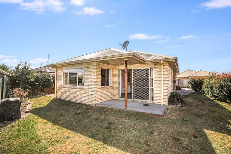 Photo of property in 18b Abergeldie Way, Cambridge, 3434