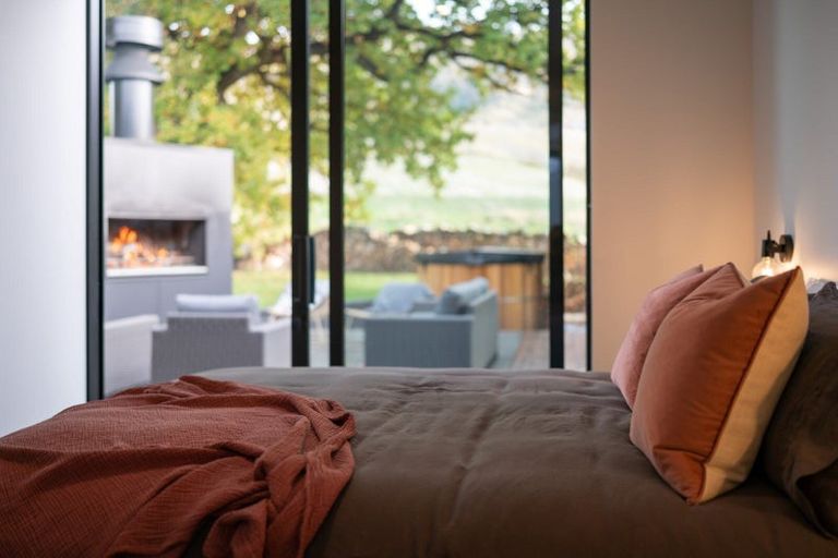 Photo of property in 4 Garnet Grove, Birchville, Upper Hutt, 5018