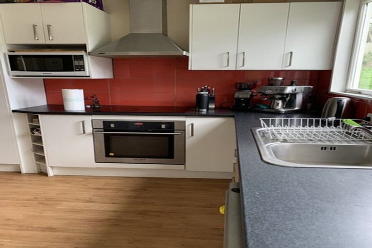 Photo of property in 14 Atkinson Road, Titirangi, Auckland, 0604