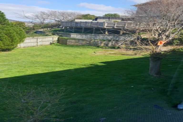 Photo of property in 13 Toporoa View, Ascot Park, Porirua, 5024