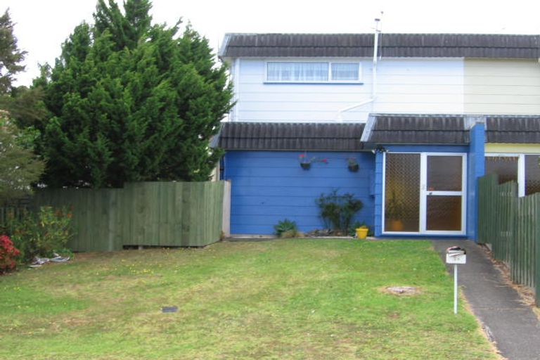 Photo of property in 2/3 Lambrown Drive, Totara Vale, Auckland, 0629