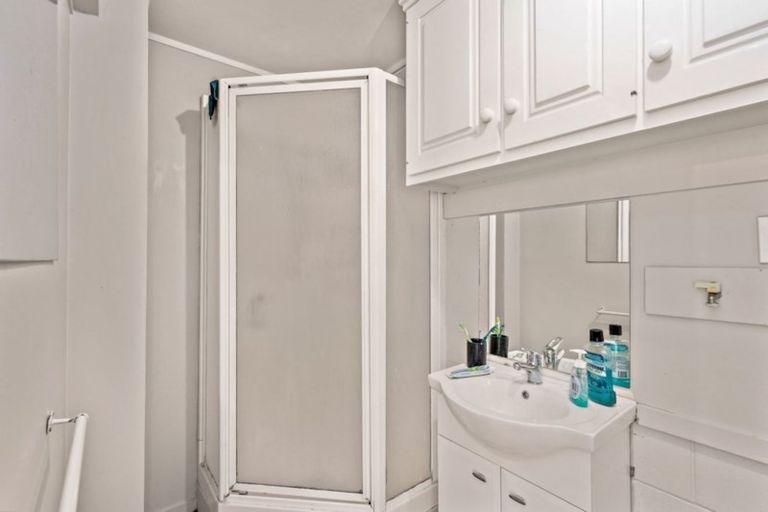 Photo of property in 7 Landsdale Place, Massey, Auckland, 0614