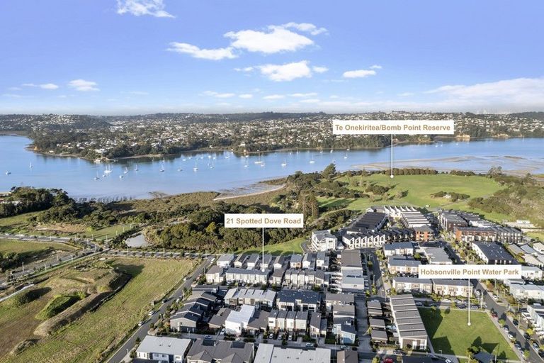 Photo of property in 21 Spotted Dove Road, Hobsonville, Auckland, 0616
