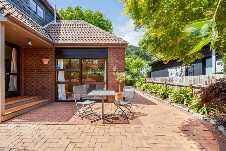 Photo of property in 2/16 Cheviot Road, Lowry Bay, Lower Hutt, 5013