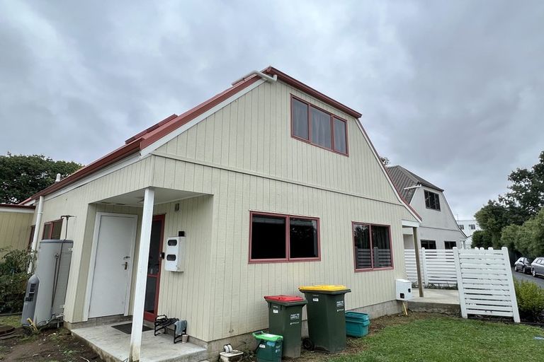 Photo of property in 5 Emmadale Lane, Hamilton East, Hamilton, 3216