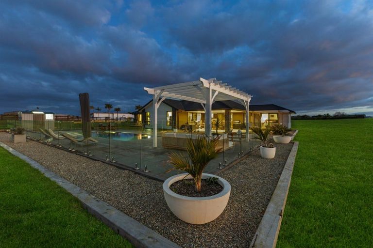Photo of property in 1 Fernbird Grove, Kerikeri, 0294
