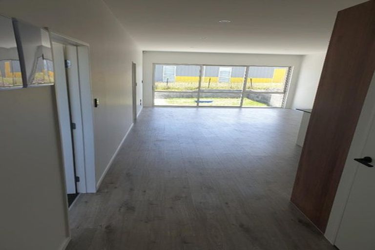 Photo of property in 8 Herekino Street, Westgate, Auckland, 0814