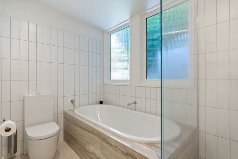 Photo of property in 85 Nicholson Road, Khandallah, Wellington, 6035