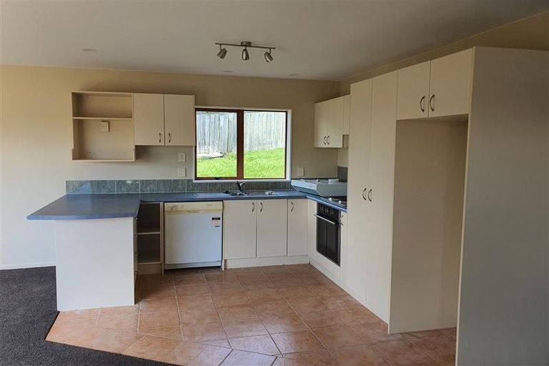 Photo of property in 16a Roick Parade, Glen Eden, Auckland, 0602