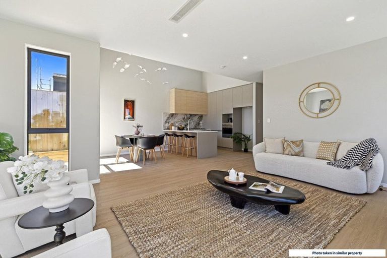 Photo of property in 2 Paretao Street, Massey, 0614