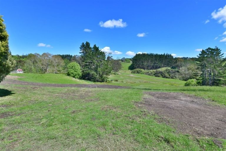 Photo of property in 1238 Peak Road, Helensville, 0875