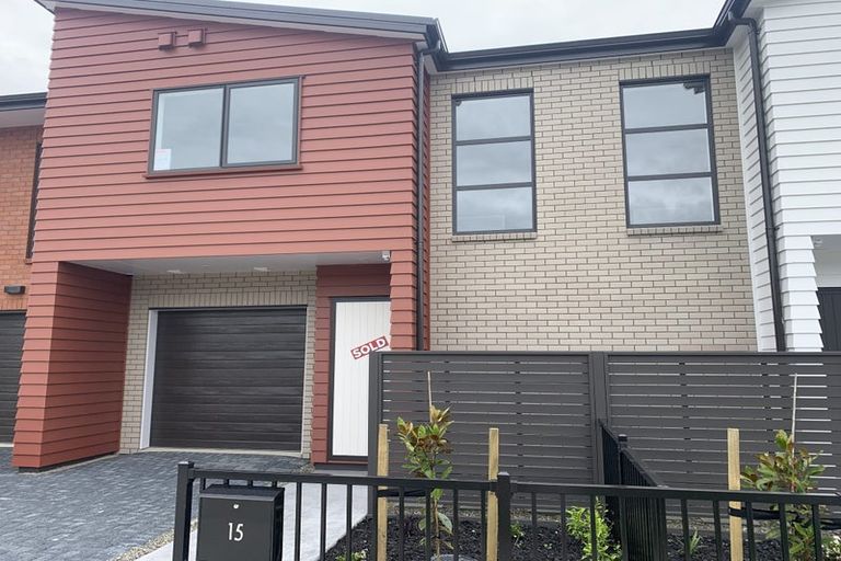 Photo of property in 15 William Calvert Drive, Swanson, Auckland, 0614