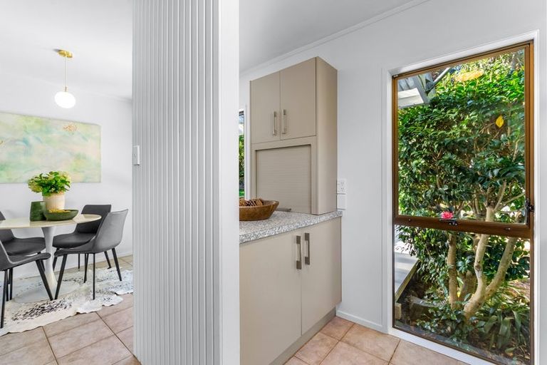 Photo of property in 56 Pemberton Avenue, Bayview, Auckland, 0629