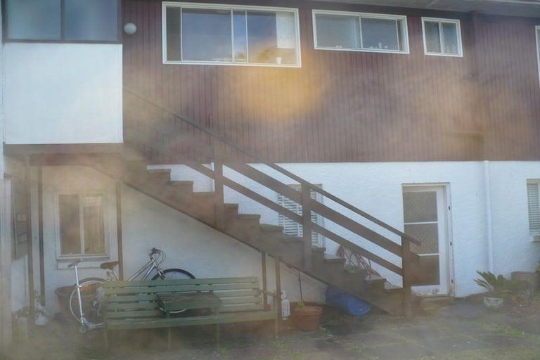 Photo of property in 2/1b Divich Avenue, Te Atatu South, Auckland, 0610