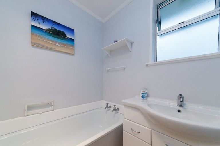 Photo of property in 10 Cavendish Crescent, Awapuni, Palmerston North, 4412