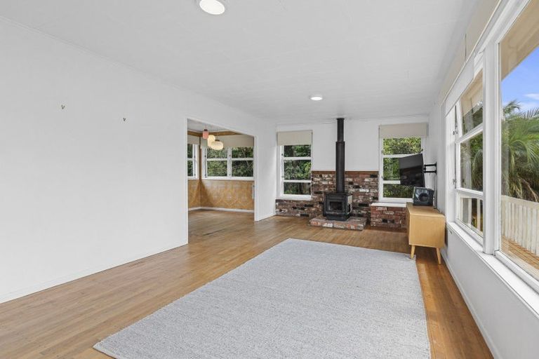 Photo of property in 52 Pitcairn Street, Oakura, 4314