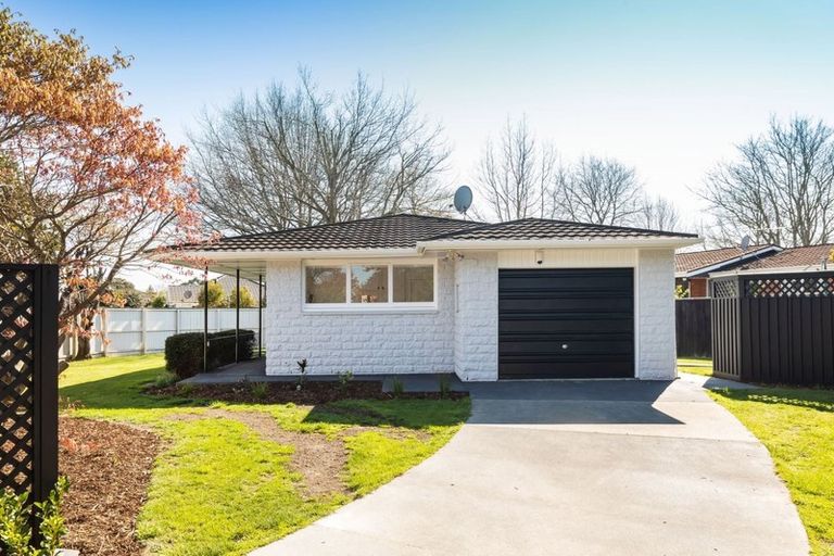 Photo of property in 298 Avonhead Road, Ilam, Christchurch, 8041