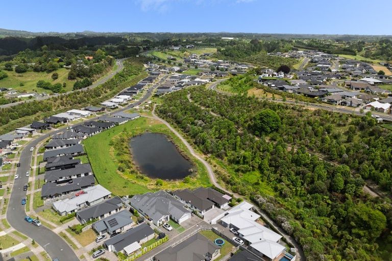 Photo of property in 84 Pakanga Grove, Pyes Pa, Tauranga, 3112