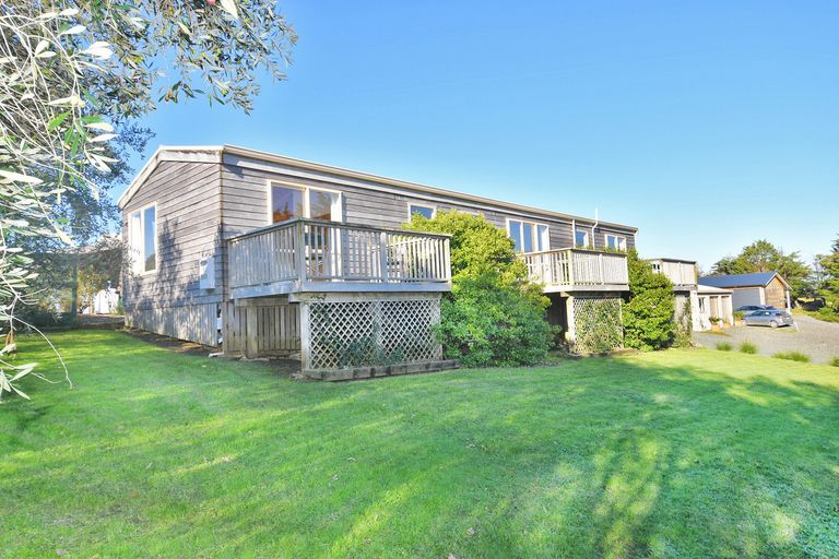 Photo of property in 1066 Leigh Road, Matakana, Warkworth, 0985