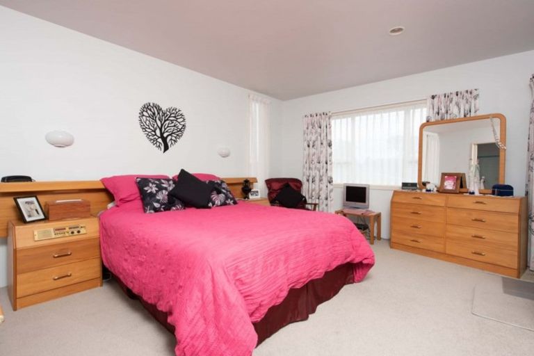 Photo of property in 1/207 Oceanbeach Road, Mount Maunganui, 3116