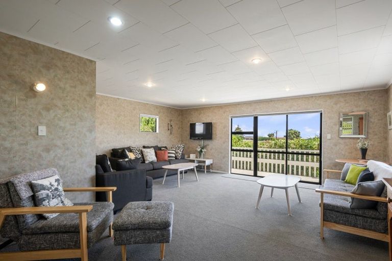 Photo of property in 5 Norna Grove, Waikawa Beach, Manakau, 5573