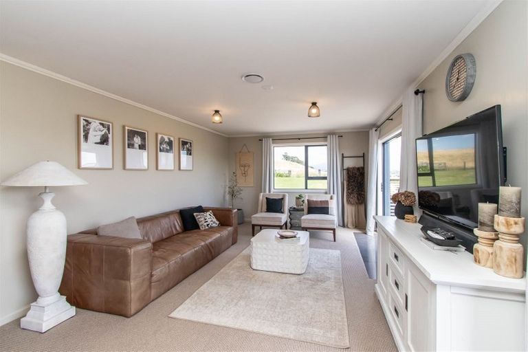 Photo of property in 98 Lincoln Road, Inglewood, 4389