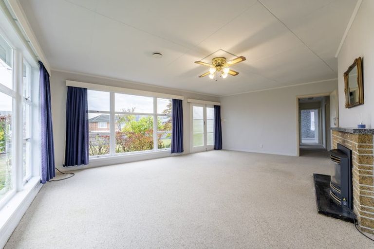 Photo of property in 15 Rugby Street, Waimate, 7924