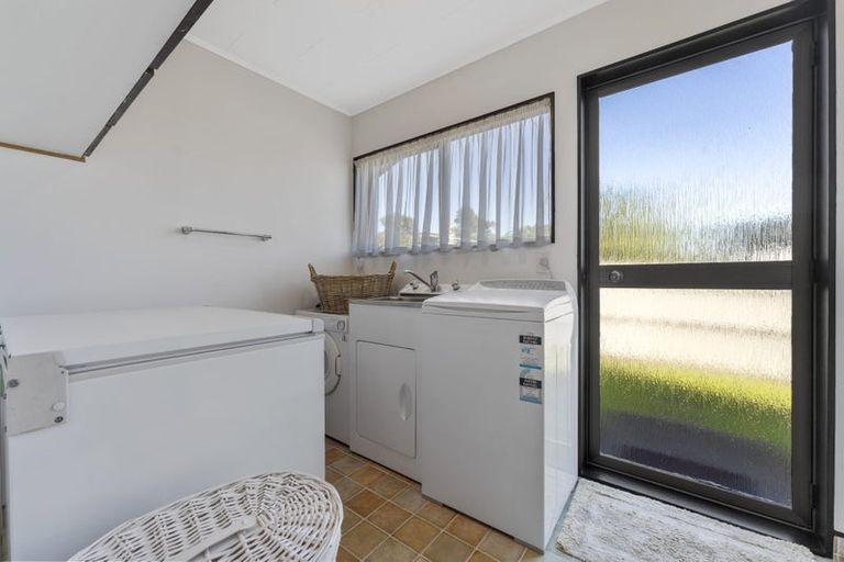 Photo of property in 20 Fairfax Terrace, Frankleigh Park, New Plymouth, 4310