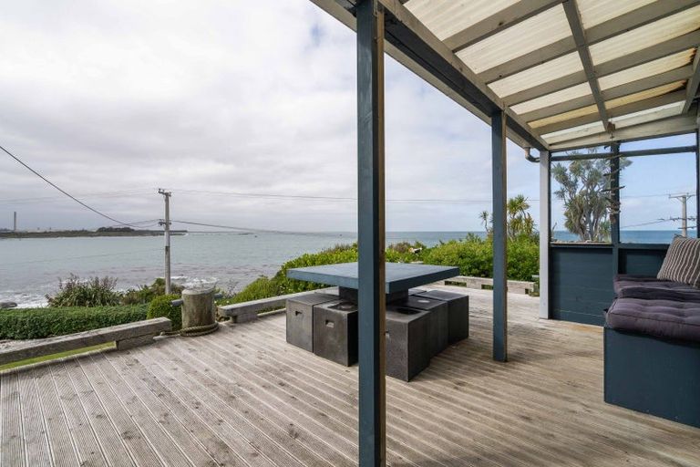 Photo of property in 90 Marine Parade, Bluff, 9814