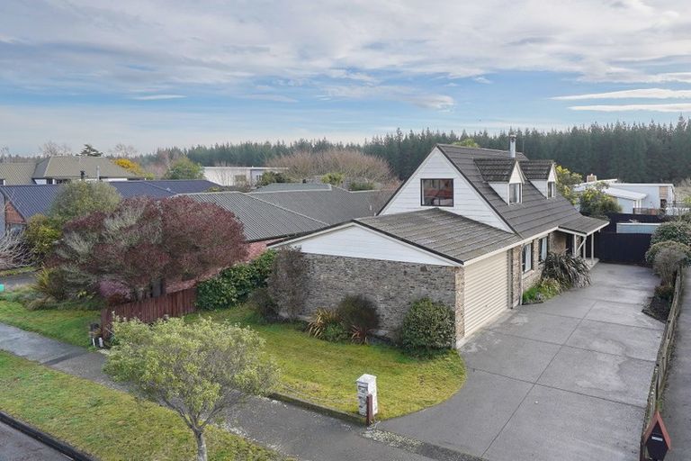 Photo of property in 145 Royal Park Drive, Parklands, Christchurch, 8083