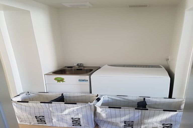 Photo of property in 1/176 Edgeware Road, Edgeware, Christchurch, 8013