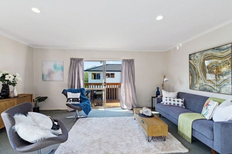 Photo of property in 1/16 Ocean View Road, Hatfields Beach, Orewa, 0931